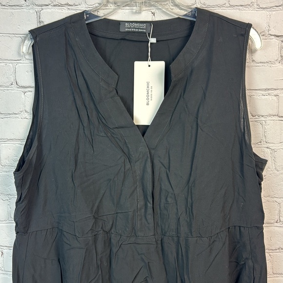 BloomChic Black notched Neck Tiered Sleeveless Dress Plus Size 1X - Picture 4 of 6